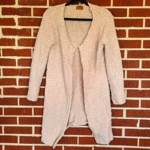 INCREDIBLE Pol Super soft and plush chenille-like cardigan sweater in cream